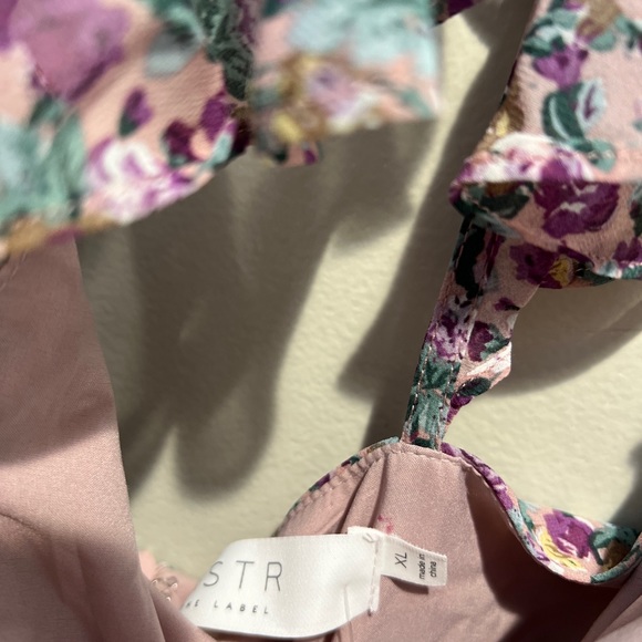 ASTR the label ruffle Ruched Zinnia Lilac Ditsy Floral Mini dress - Picture 13 of 14